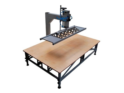 výrobca špecializovaného zariadenia na výrobu textilného nábytku Poľsko